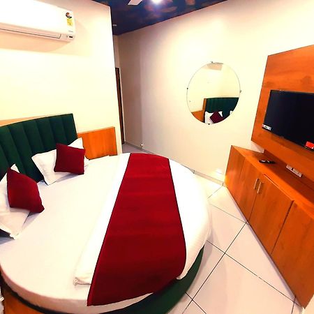 Hotel Suncity أحمد أباد المظهر الخارجي الصورة
