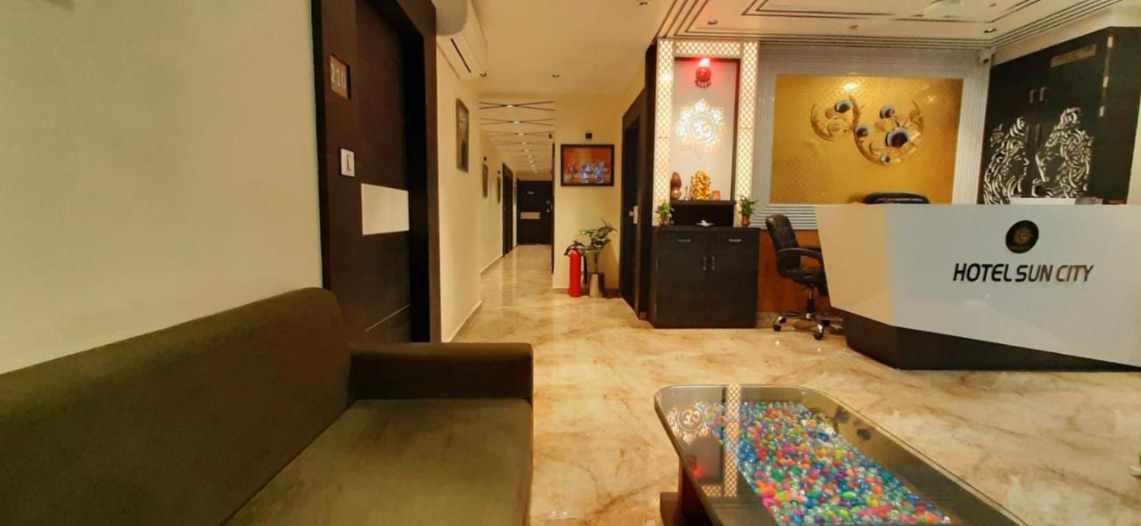 Hotel Suncity أحمد أباد المظهر الخارجي الصورة