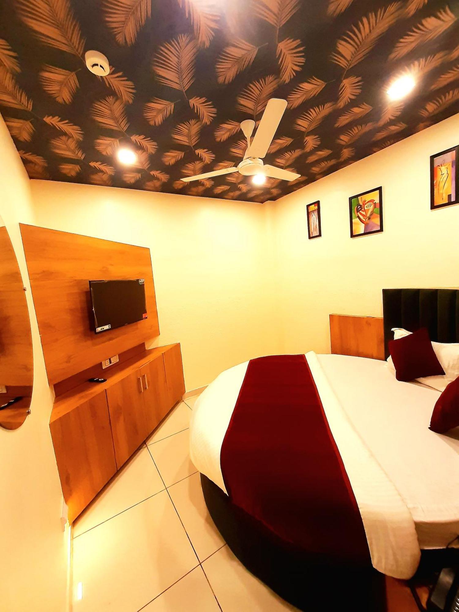 Hotel Suncity أحمد أباد المظهر الخارجي الصورة