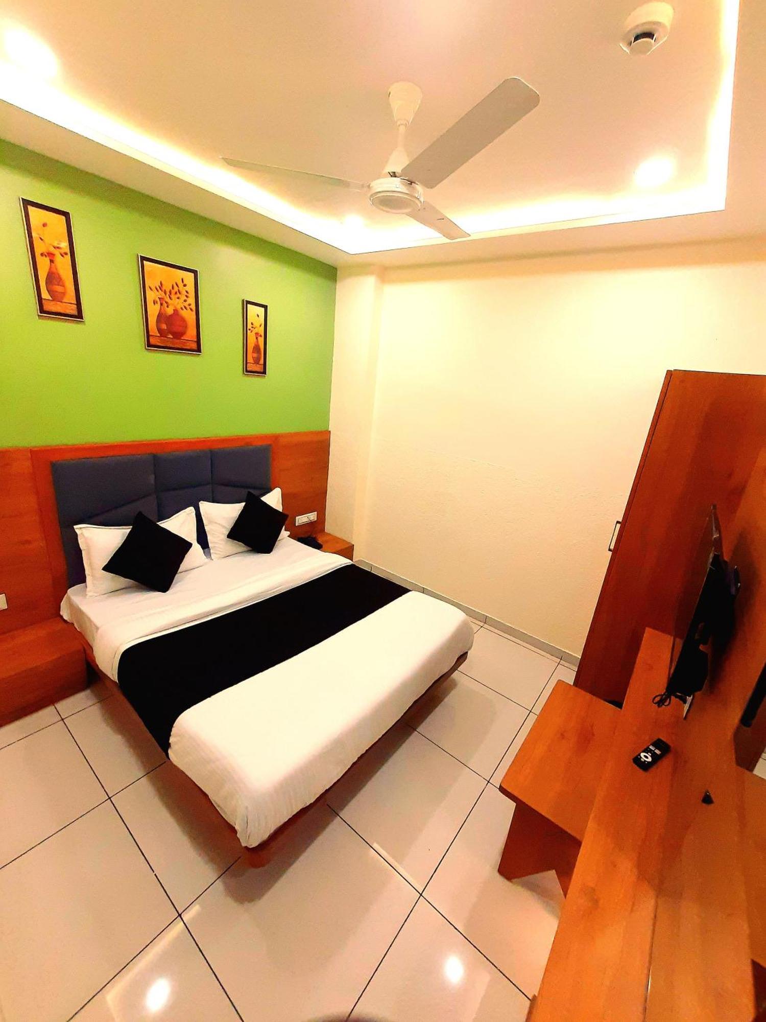 Hotel Suncity أحمد أباد المظهر الخارجي الصورة