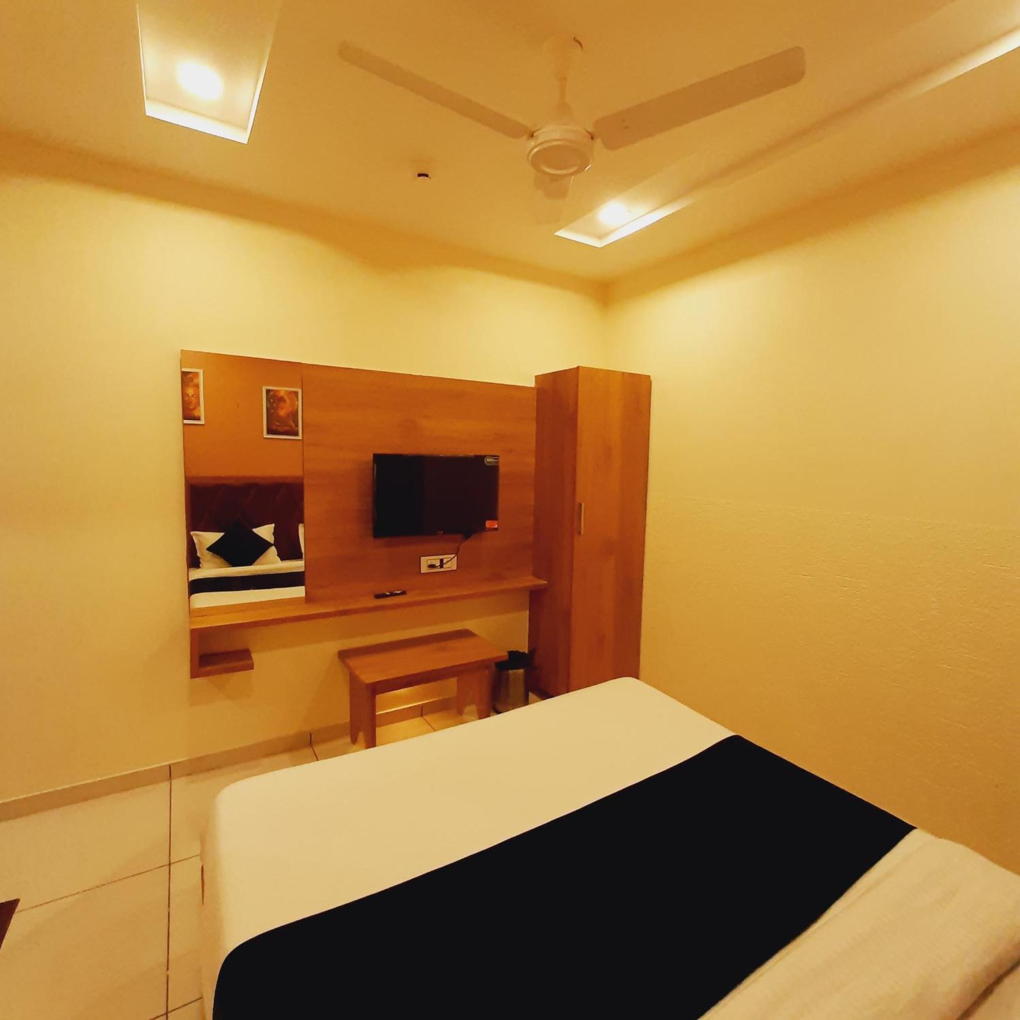 Hotel Suncity أحمد أباد المظهر الخارجي الصورة