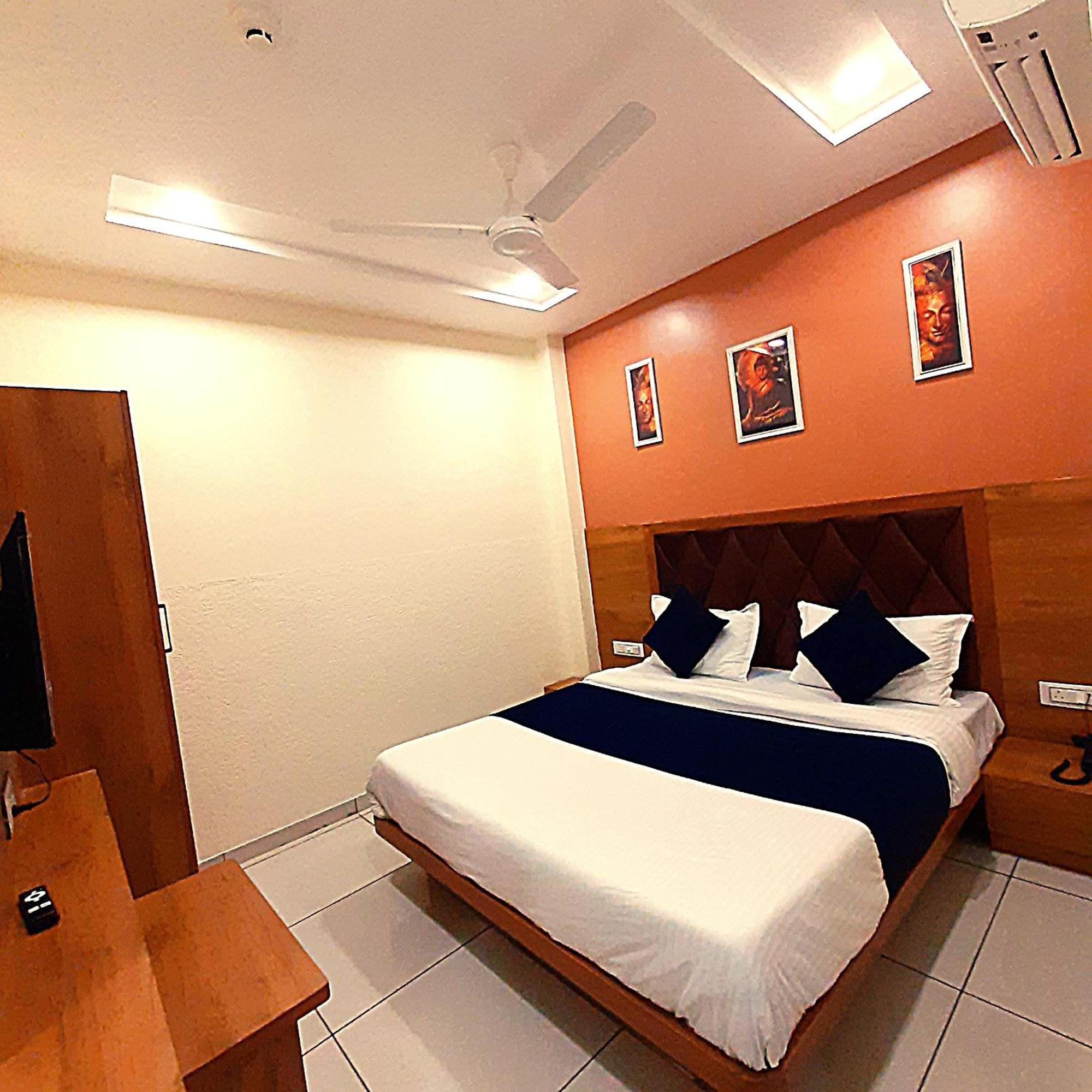 Hotel Suncity أحمد أباد المظهر الخارجي الصورة