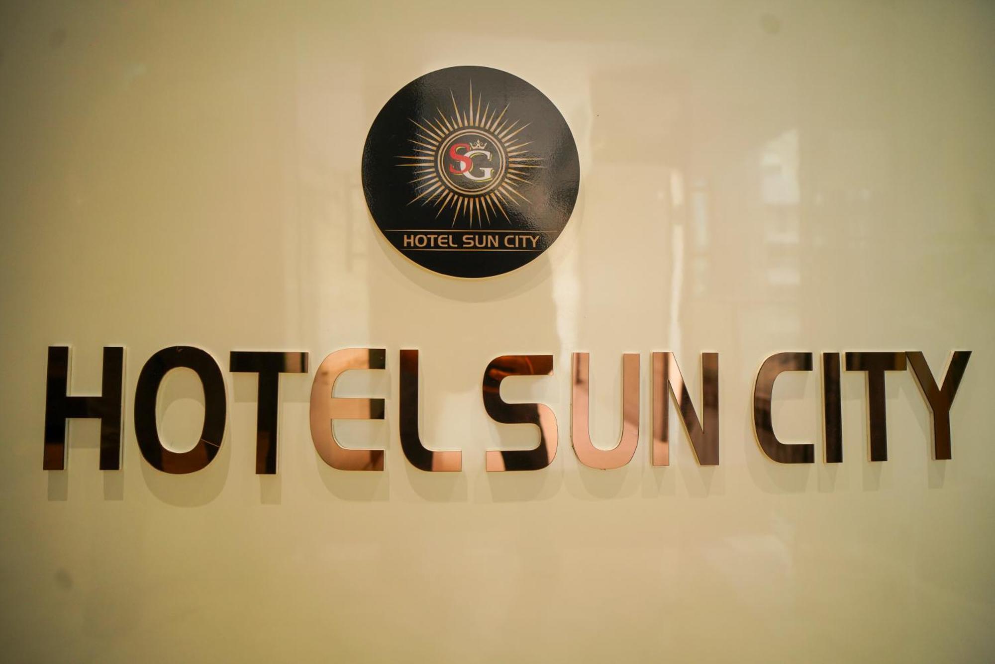 Hotel Suncity أحمد أباد المظهر الخارجي الصورة