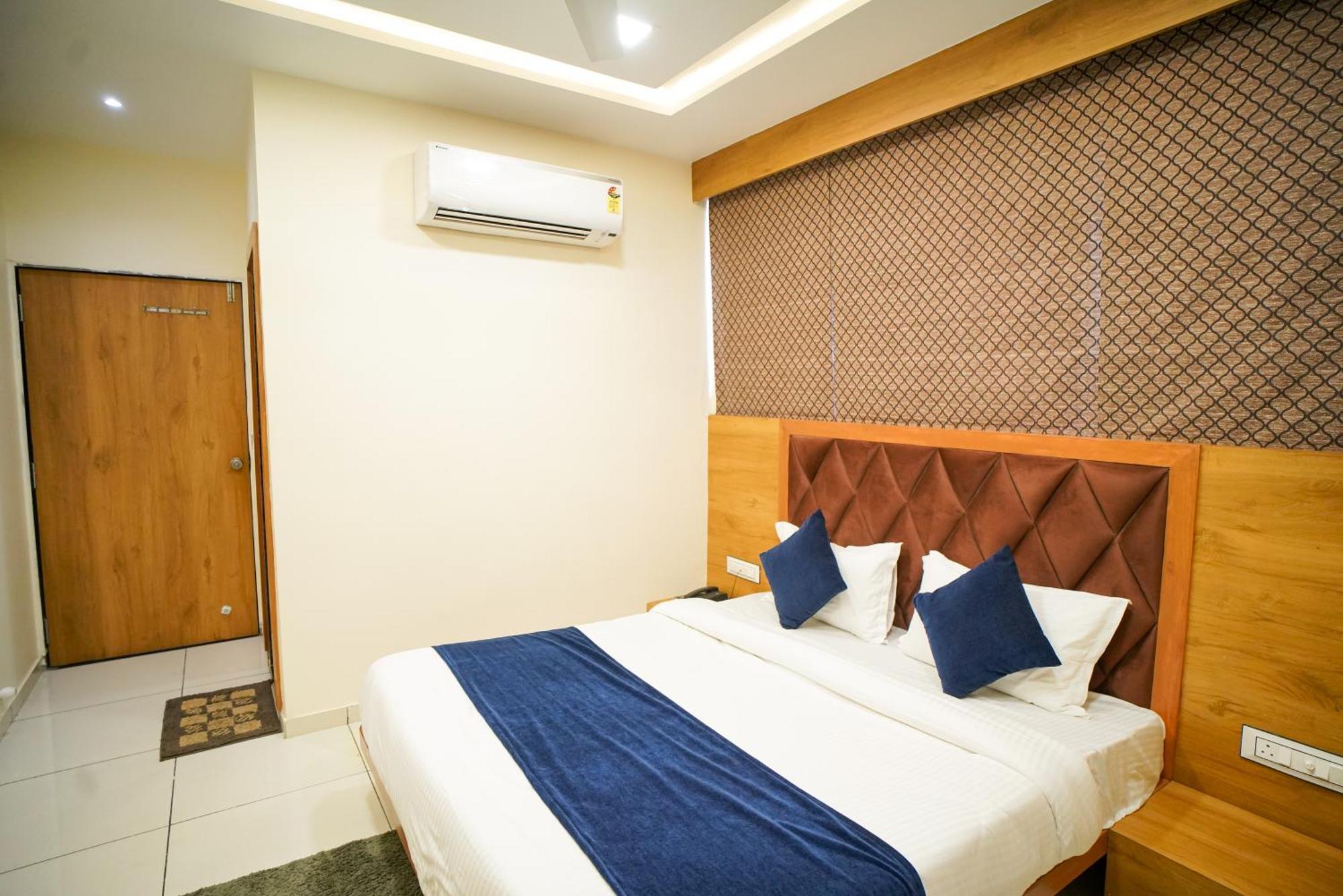 Hotel Suncity أحمد أباد المظهر الخارجي الصورة